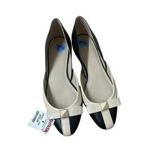 Trina Turk Black & Cream Leather Flats – Bow Accent with Gold Stud - Size 7.5 –